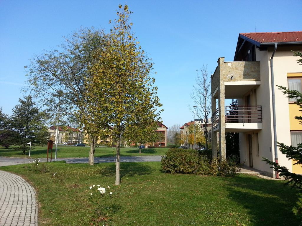 Birdland Villapark Golf View Bük Extérieur photo
