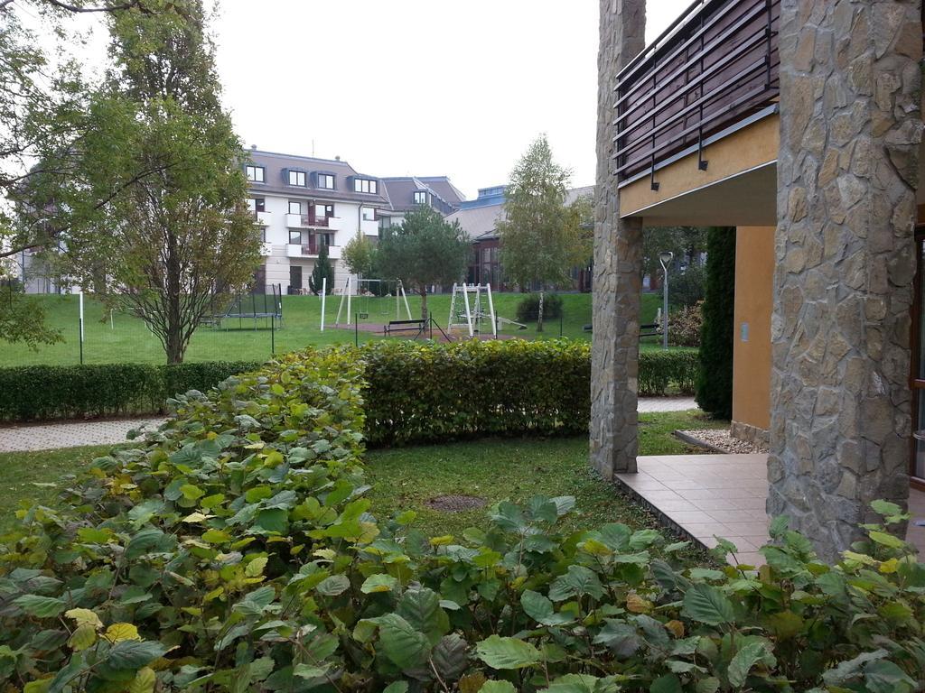 Birdland Villapark Golf View Bük Extérieur photo