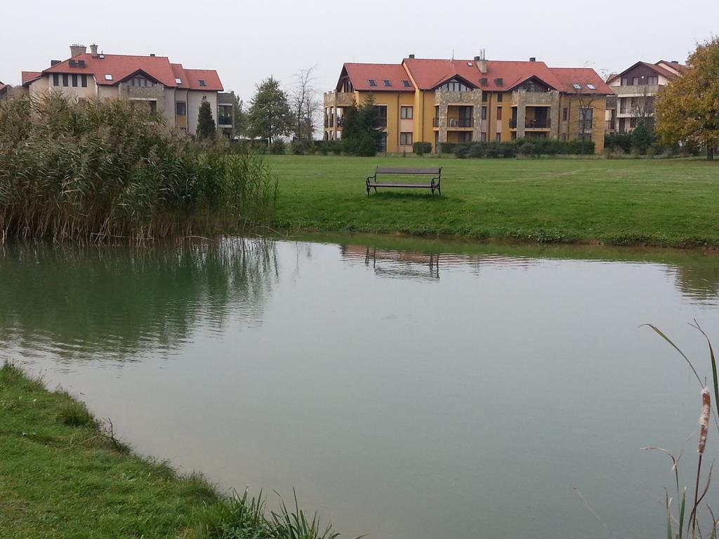 Birdland Villapark Golf View Bük Extérieur photo