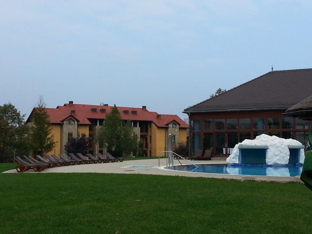 Birdland Villapark Golf View Bük Extérieur photo